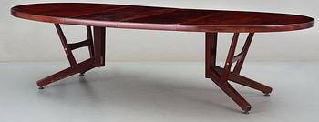 A Hans J Wegner mahogany dinner table, By Getama 1980's.