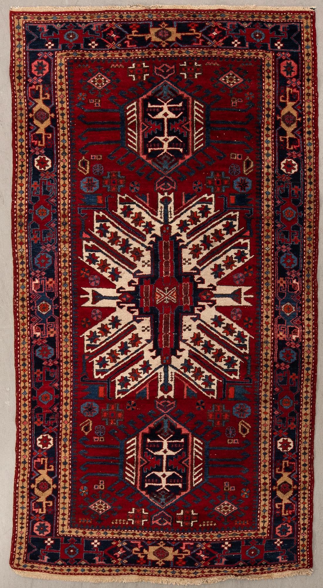 Carpet Oriental semi-antique approx. 240x145 cm.