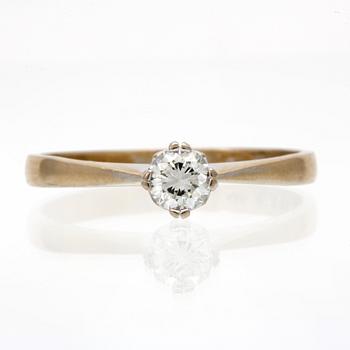 Diamondring 18K whitegold 1 brilliant-cut diamond 0,30 ct inscribed W/TCR VVS, valuation letter Gemmologica AB Stockholm.
