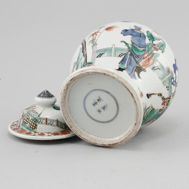 LOCKURNA, porslin, Kina, 1800-tal.