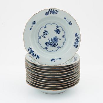 A set of 12 blue and white soup dishes, Qing dynasty, Qianlong (1736-95).