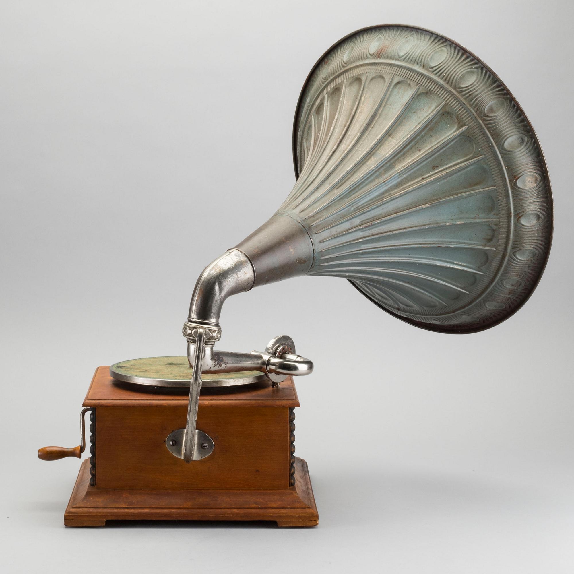 A "Veni Vidi Vici", Soundbox grammophone from the frist half of the 20th century.