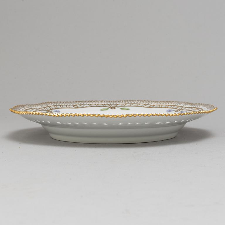 A Royal Copenhagen 'Flora Danica' dish, 20th century.