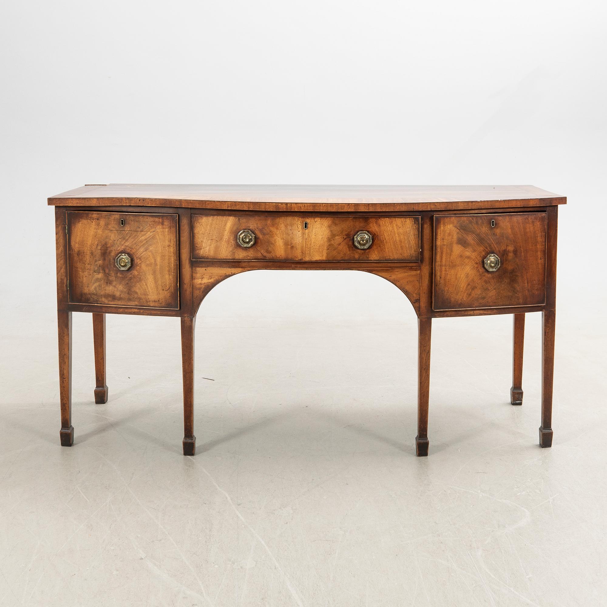 Sideboard, England, first half of the 20th century.