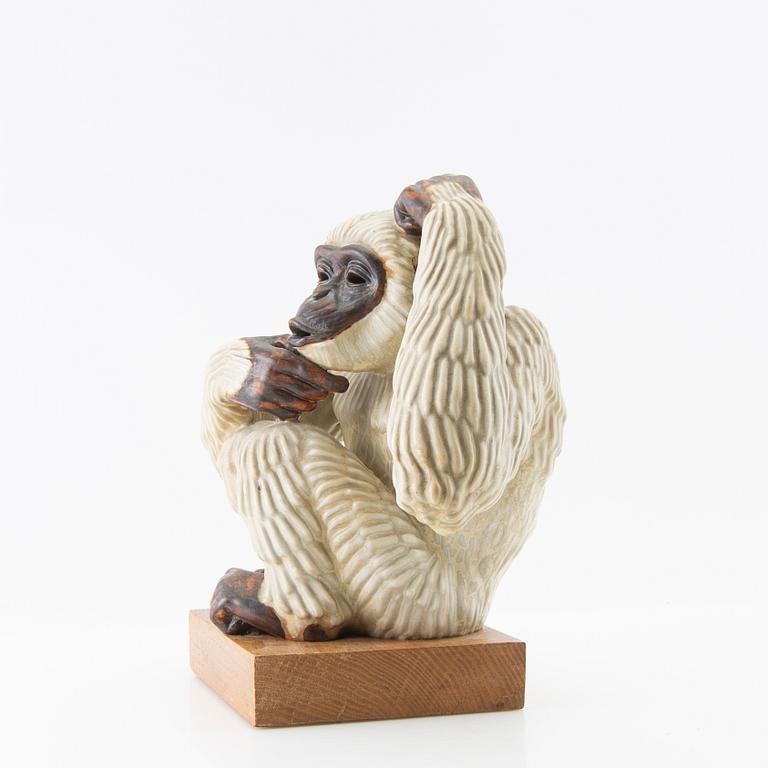 Gunnar Nylund, sculpture  Sitting Monkey.