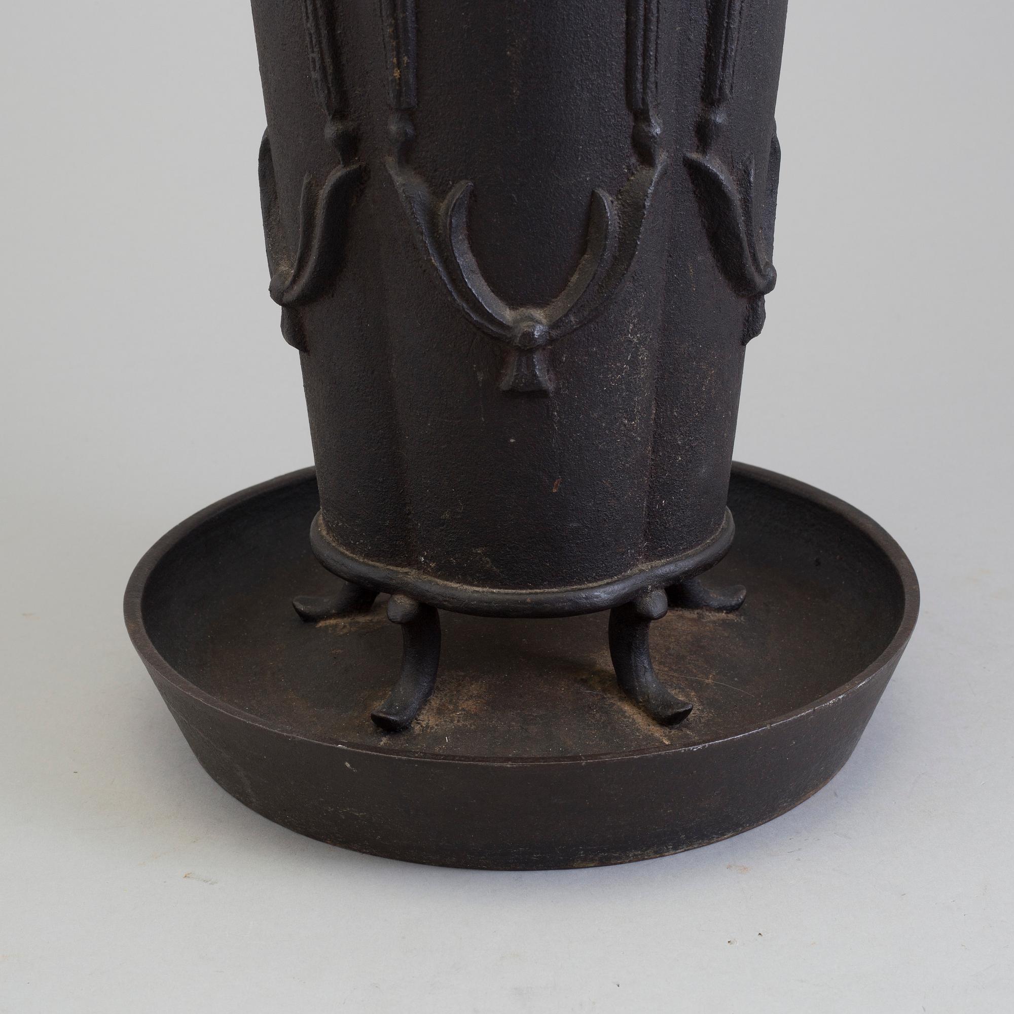 a cast iron 'Paraplyställ N:r 1' umbrella stand, Näfveqvarns Bruk.