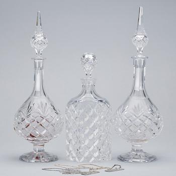 KARAFFER, 2 + 1 samt ETIKETTER 5 stycken silver vikt 40 g.