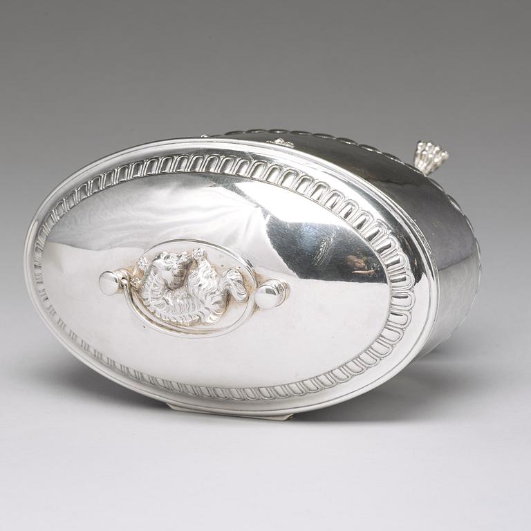 Anders Lundqvist, sockerskrin, silver, Stockholm 1826. Empire.