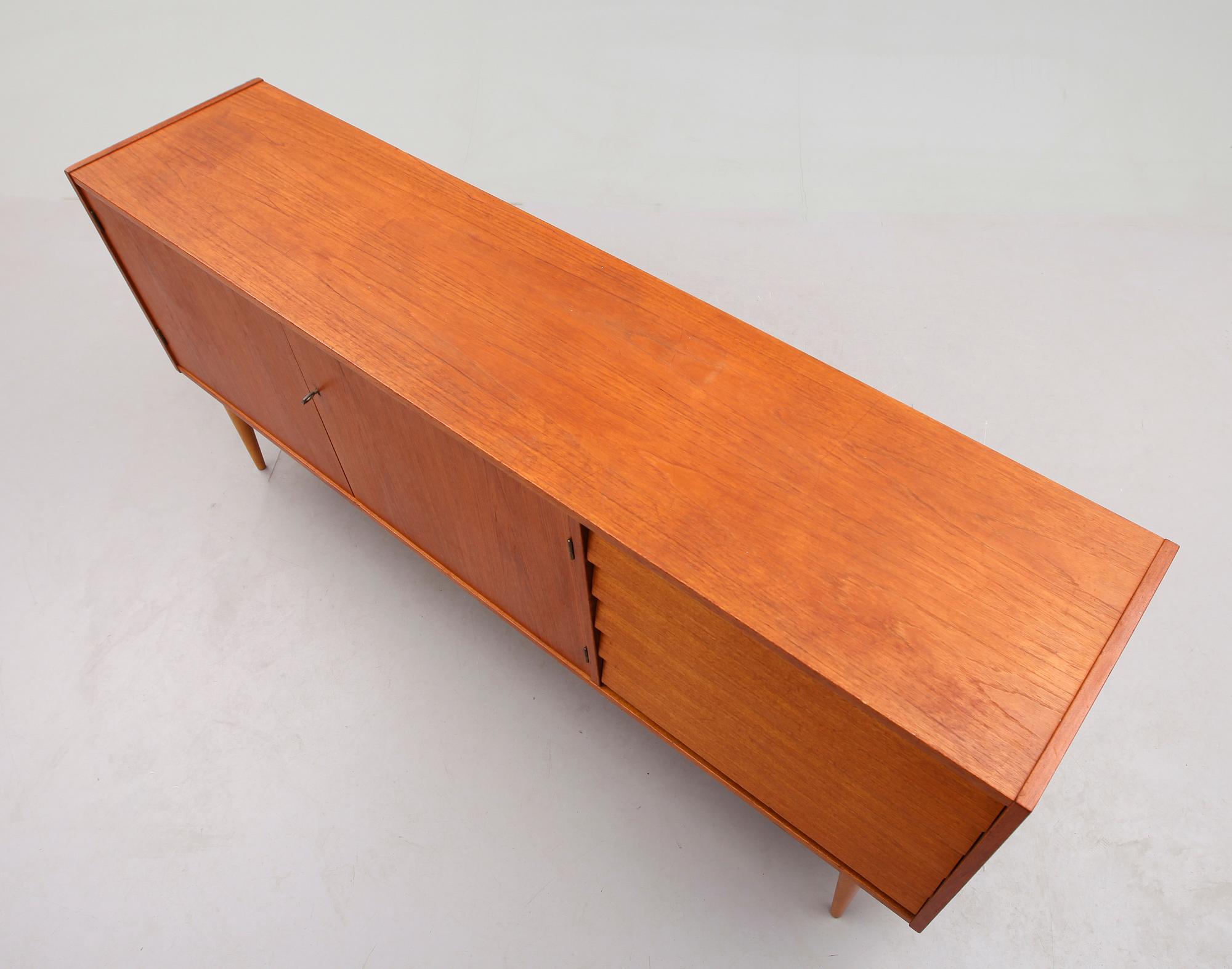 SIDEBOARD, 1900-talets andra hälft.