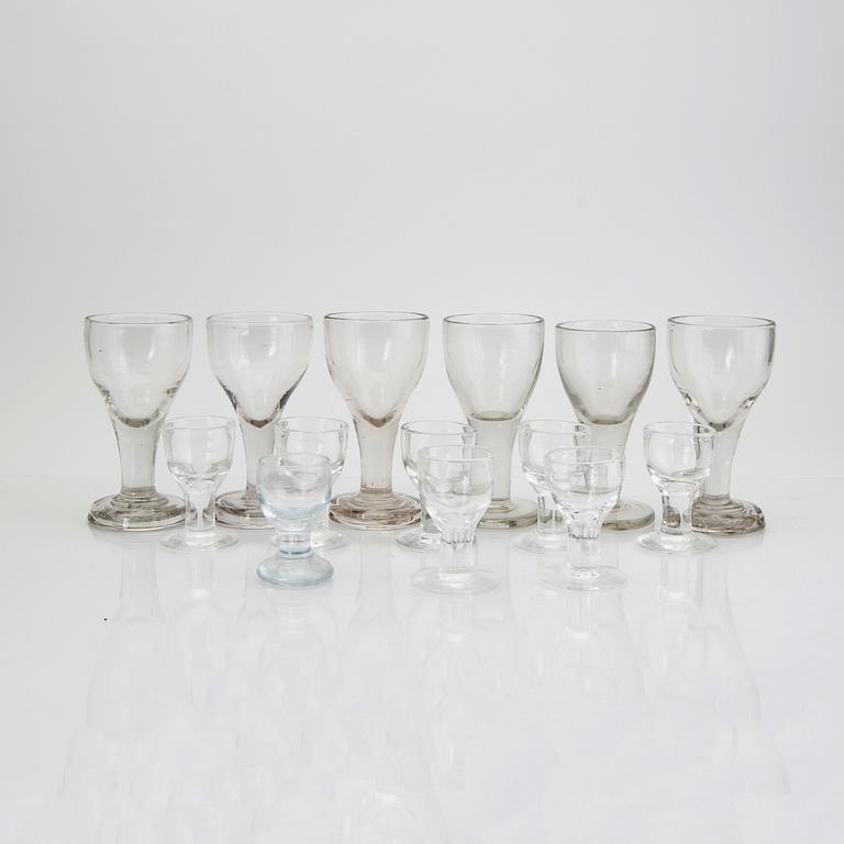 Signe Persson-Melin, a 14 pcs Ruben glass service Boda 1960s.