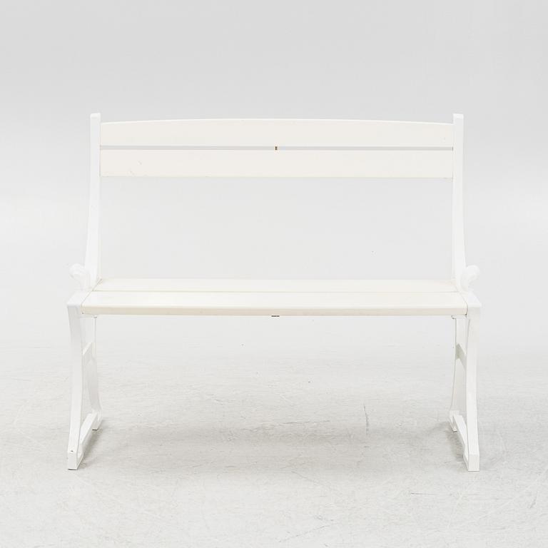 Folke Bensow, trädgårdsbänk, variant av "Sneckan", Byarums Bruk.