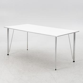 Arne Jacobsen,a table model 3605, Fritz Hansen, late 20th century.