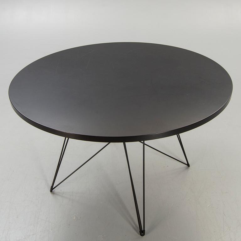 Andries & Hiroko van Onck, Table, "Tavolo Xz3" for Magis.