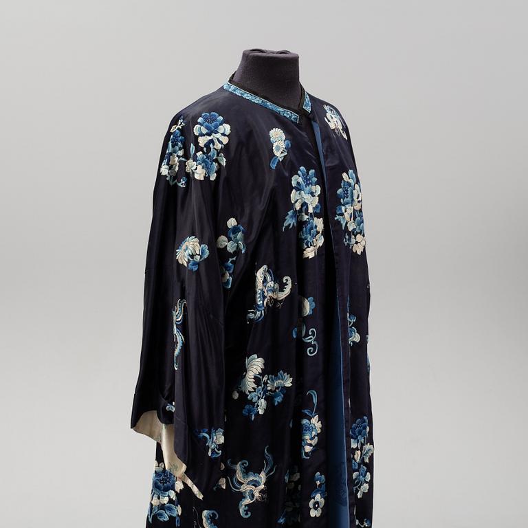 A Chinese silk robe, early 20th Century.