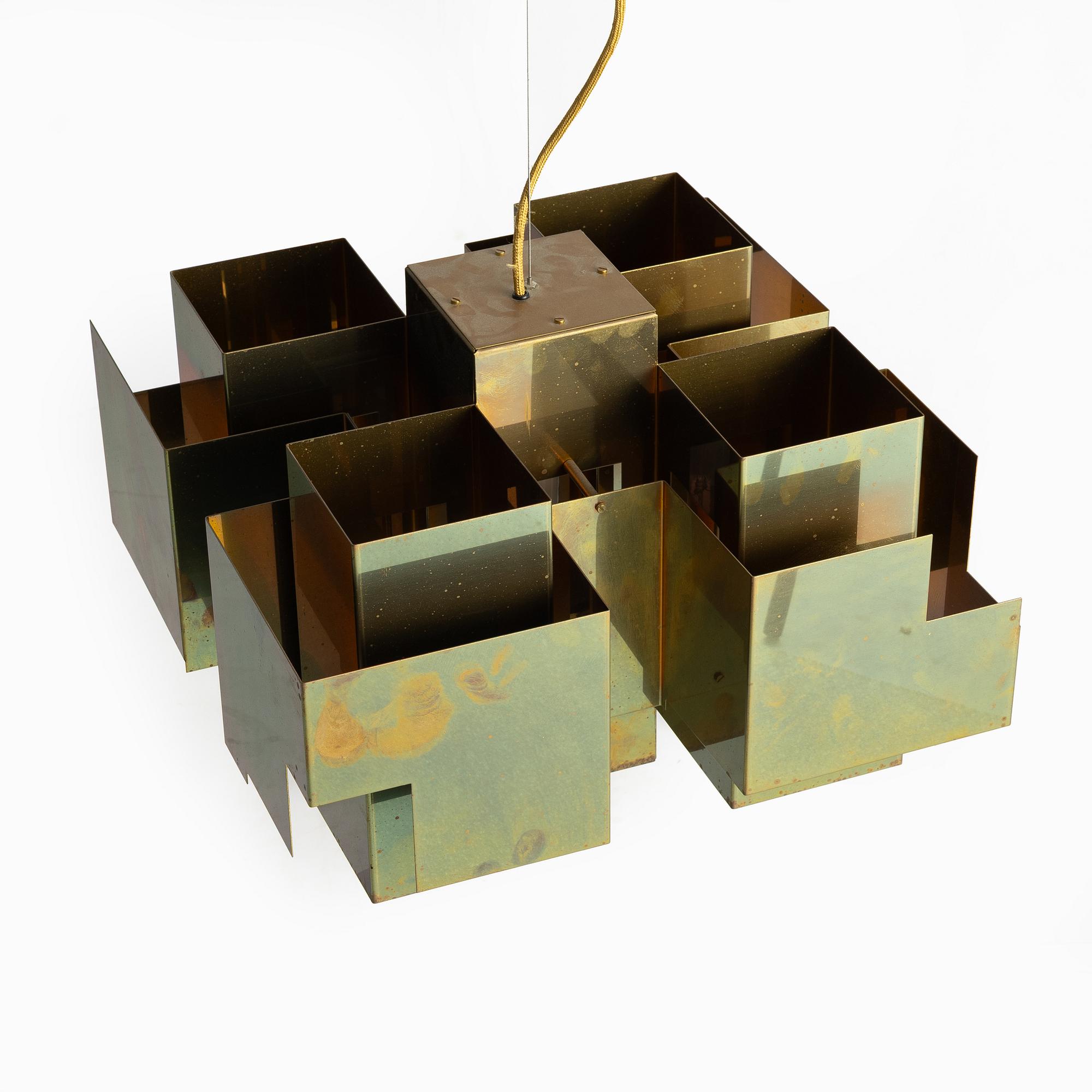 Folkform, a 'Skyline Pendant Lamp Medium', Örsjö Belysning.