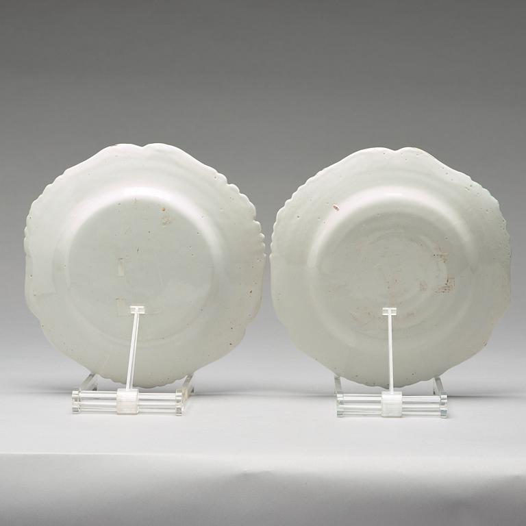 TALLRIKAR, ett par, fajans. Reval, 1700-tal.