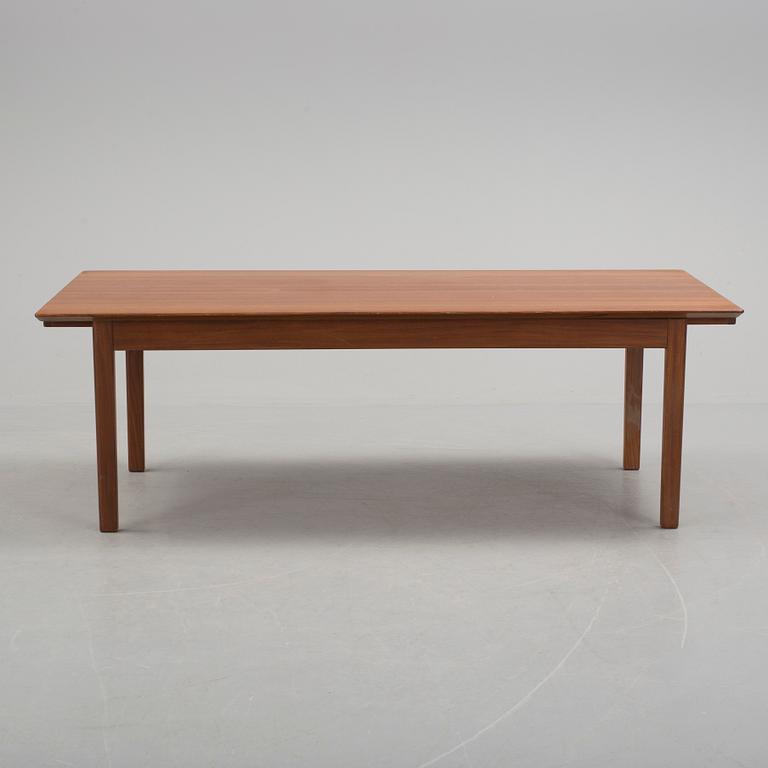 a coffee table veneered with teak designed by Tove & Edvard Kindt-Larsen for Säffle möbelfabrik, 1950s/60s.