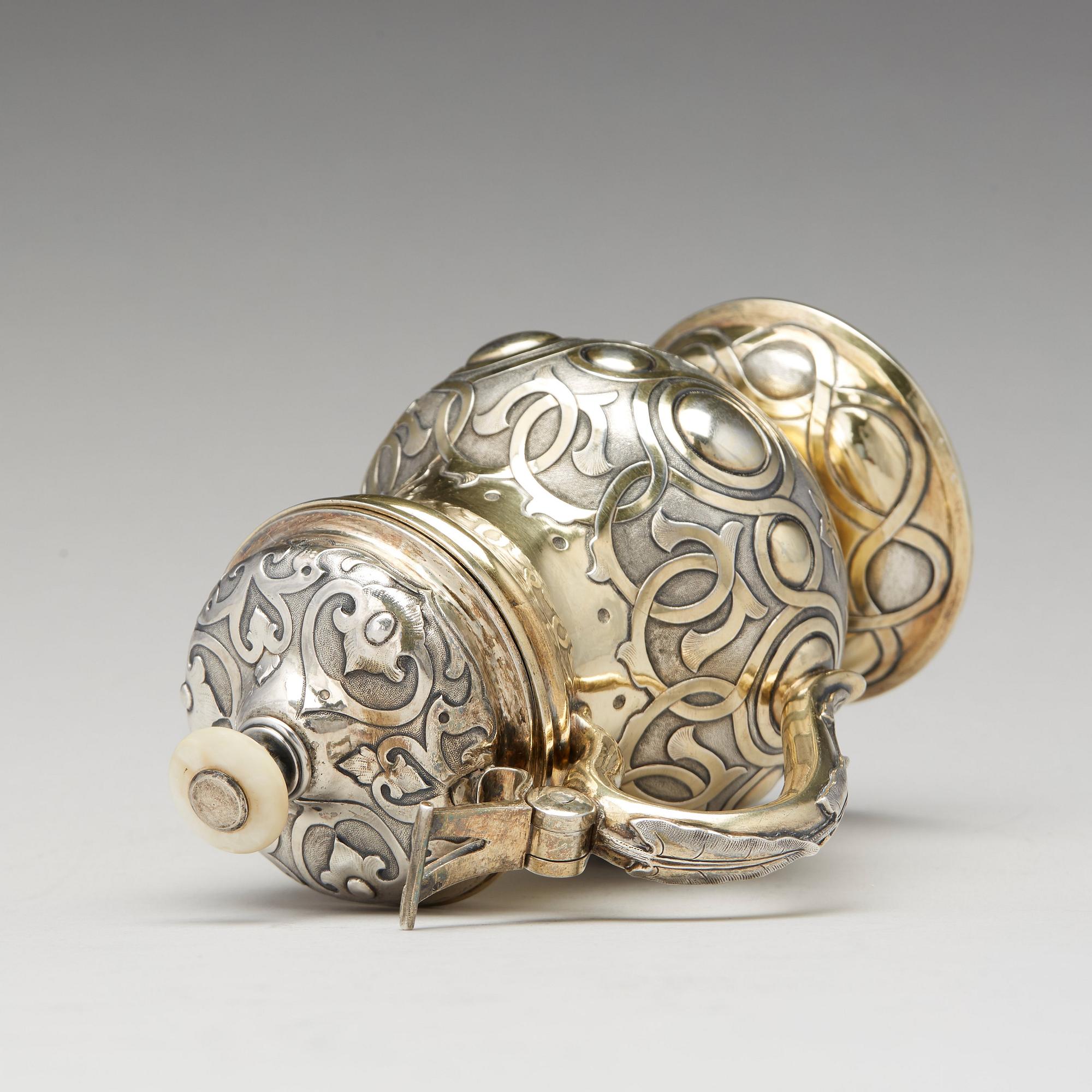 Dryckeskanna, silver, icke identifierad mästarstämpel, S:t Petersburg 1864.