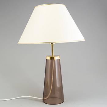 HANS BERGSTRÖM, probably. A 'Topas 1' plastic table light from Svenska Philips, mid 20th Century.