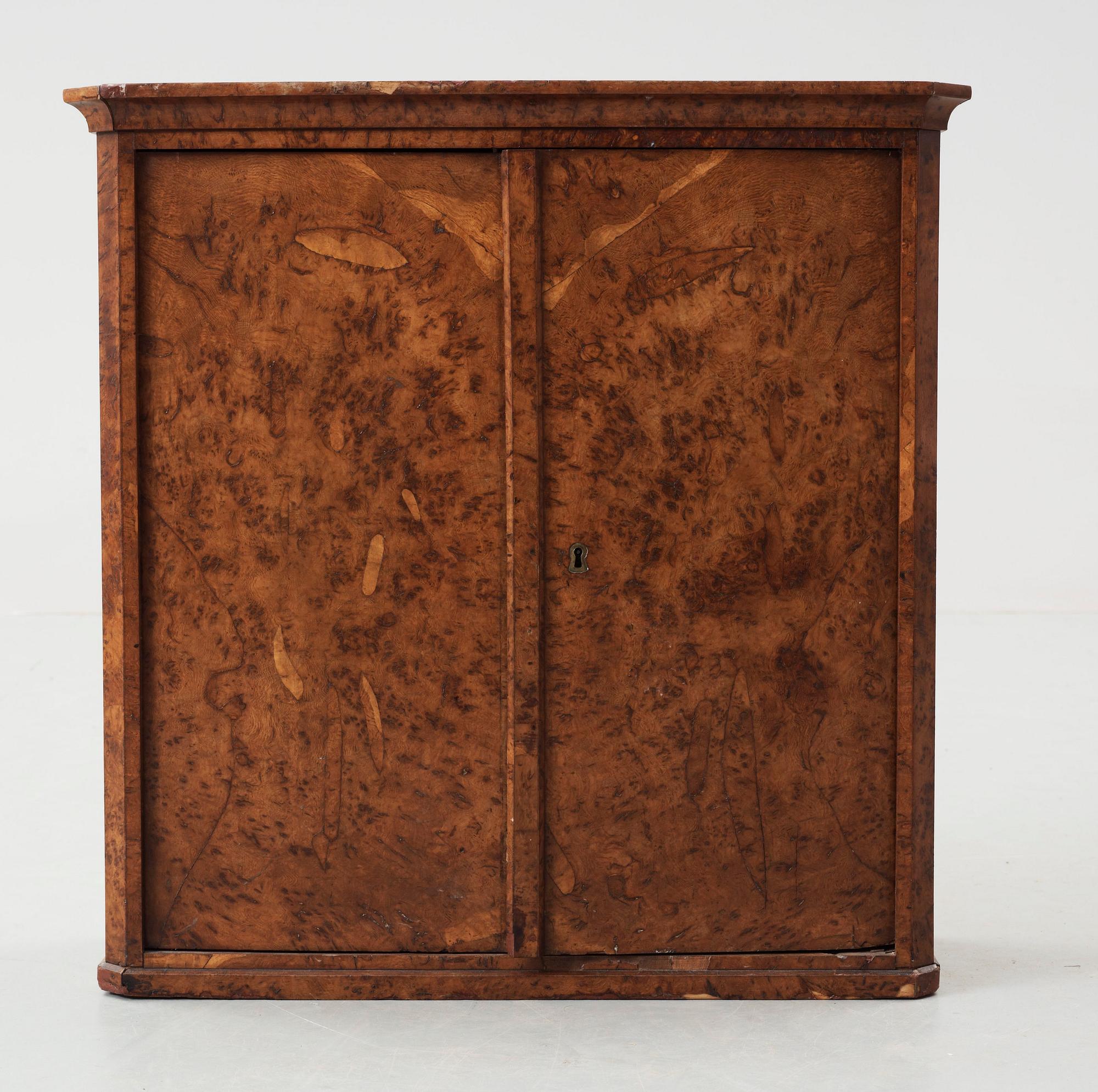 VÄGGSKÅP, 1800-tal.