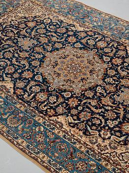 Matta, old Isfahan, part silk, ca 253 x 177 cm, signerad  Isfahan - Ali Dordashti.