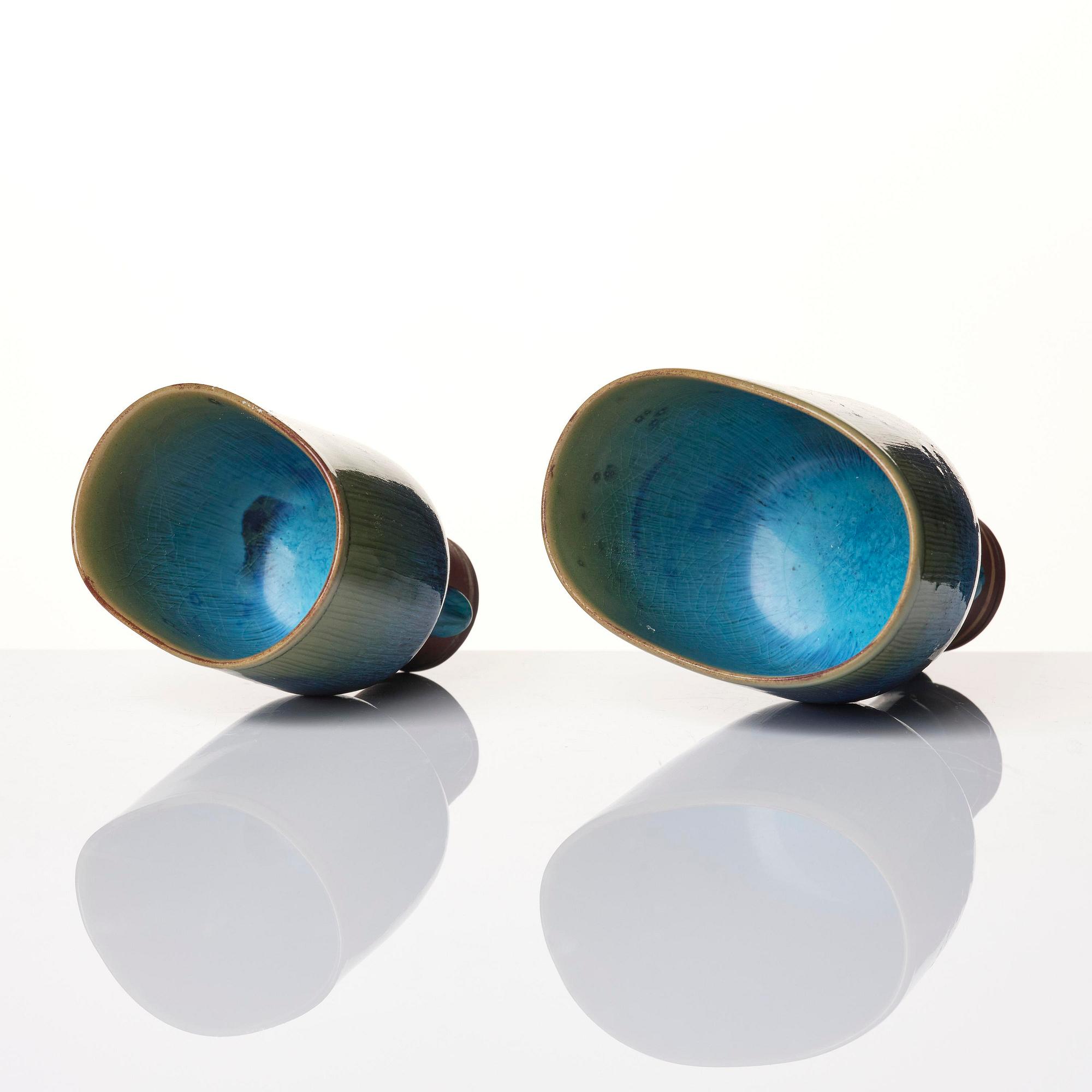 Wilhelm Kåge, a set of three Farsta stoneware footed bowls, Gustavsberg Studio 1950s.