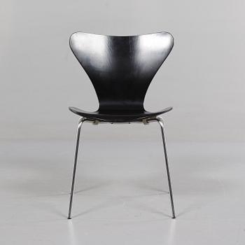 STOL, "Sjuan", Arne Jacobsen, Fritz Hansen, bär datering 1971.