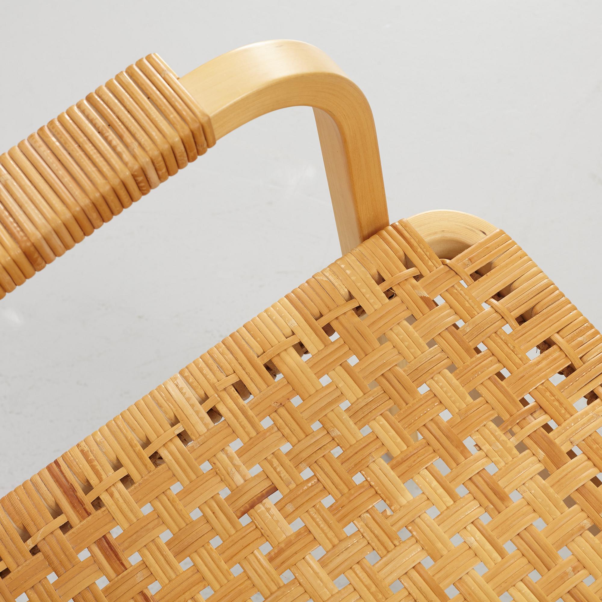 Alvar Aalto, a model 45 armchair, Artek, late 20the century.
