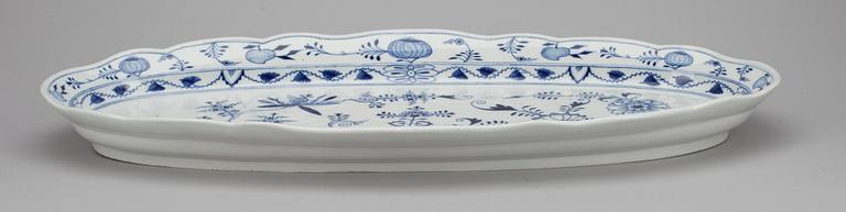 KALAVATI, posliinia, "Zwiebelmuster" Meissen 1900-luku.