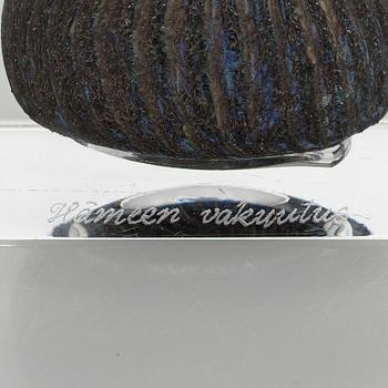 Oiva Toikka, annual glass cube 1980, signed Oiva Toikka Nuutajärvi 1980, 37/1000.
