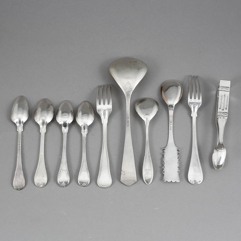 PARTI BESTICK, silver samt nysilver, 1700-1900-tal. Silvervikt ca 327 gram.