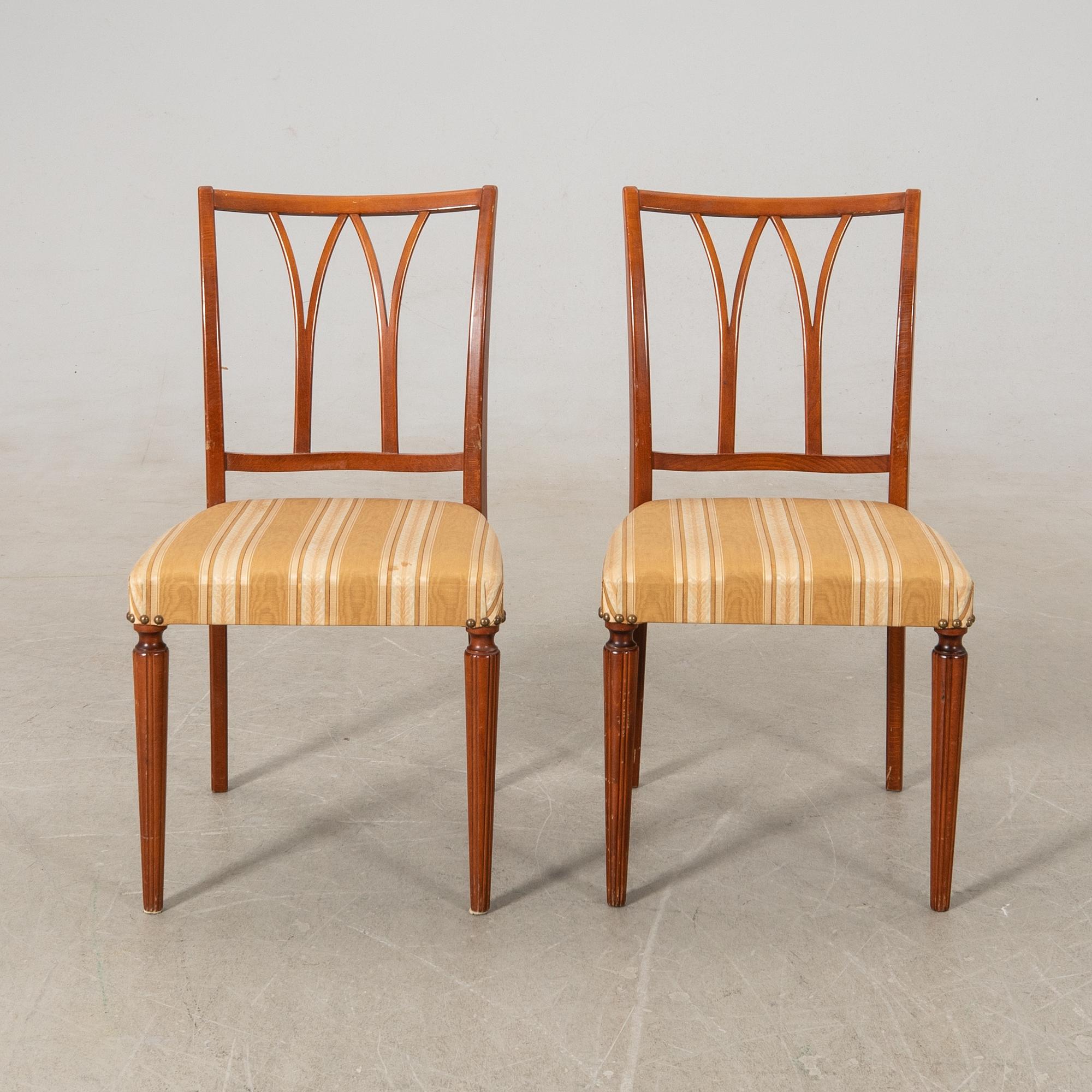 Stolar ett par 1900-talets mitt.