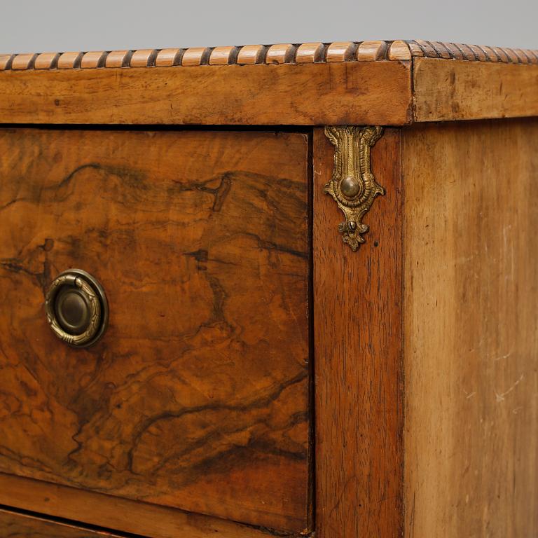 BYRÅ, gustaviansk stil, sent 1800-tal.