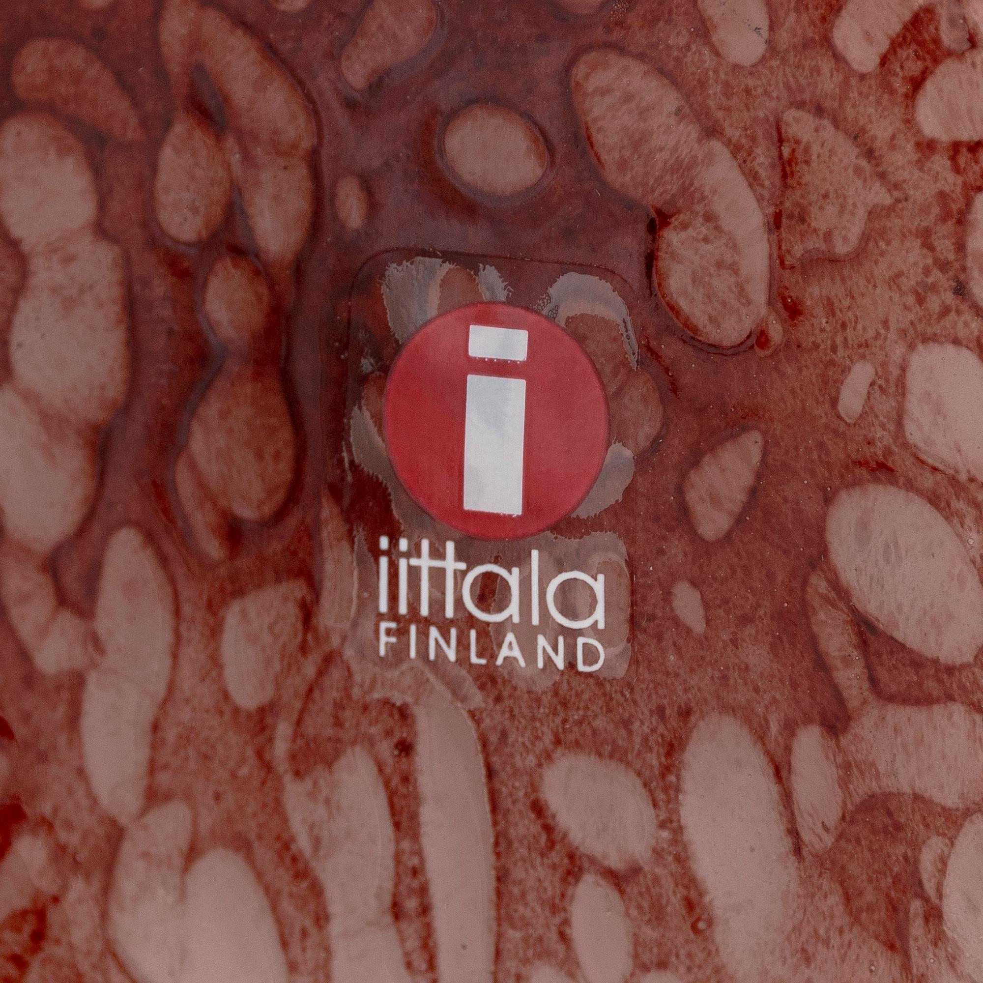 Oiva Toikka, A glass bird, 'Rosy Finch' signed O. Toikka Nuutajärvi.