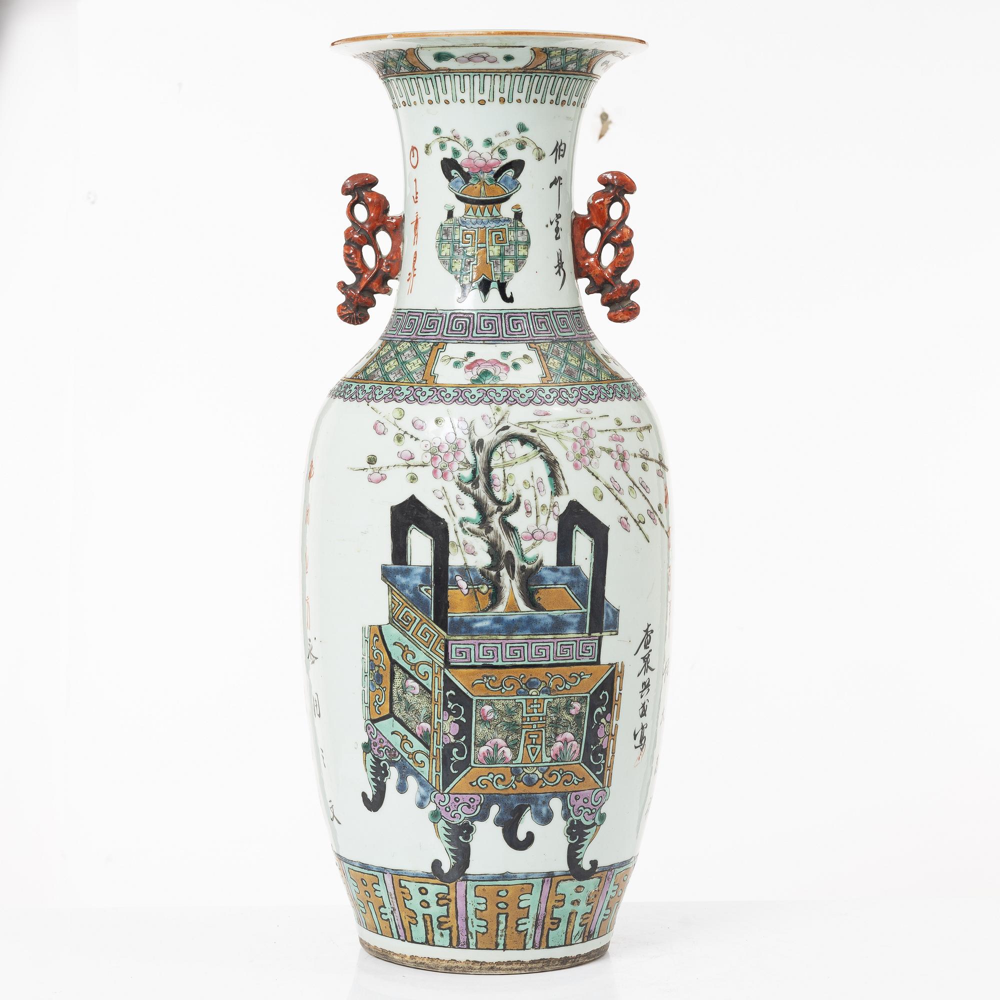 A large vase, China, circa 1900.