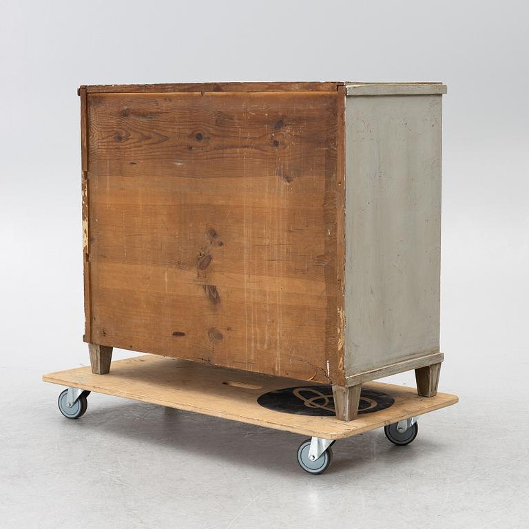 Chest of drawers, 19th century.
