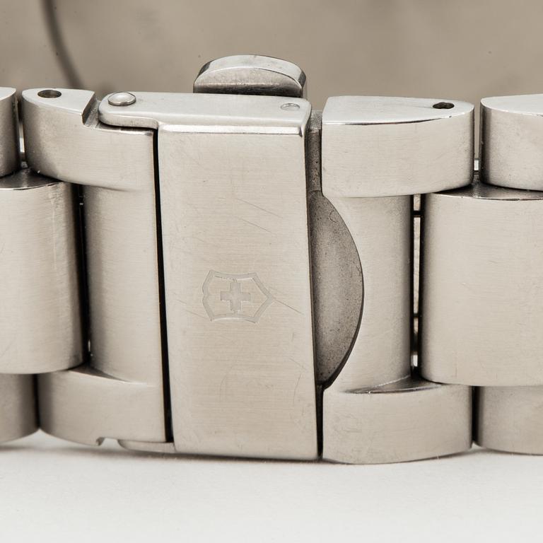 VICTORINOX, Swiss Army, Chrono Classic, "Tachymeter", chronograph, wristwatch, 42 mm.