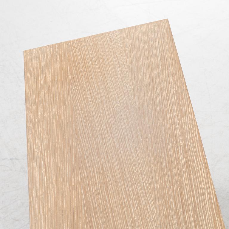 Helene Hennie, sidobord, "Chevely", Slettvoll.