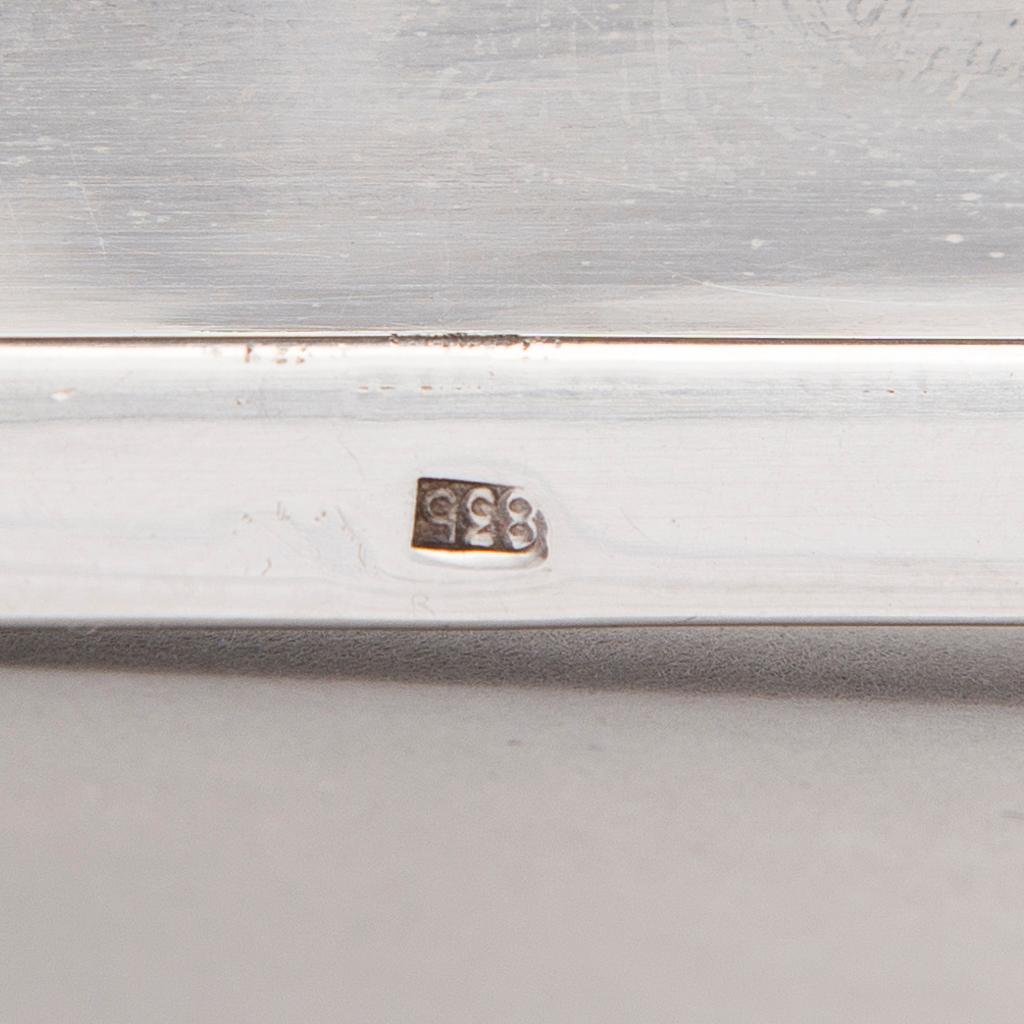 A cigarette case in silver, Dutch import mark ZII.