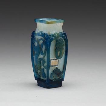 VAS, pekingglas. Qingdynastin (1644-1912).