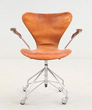 SKRIVBORDSSTOL, "Sjuan", Arne Jacobsen, Fritz Hansen.