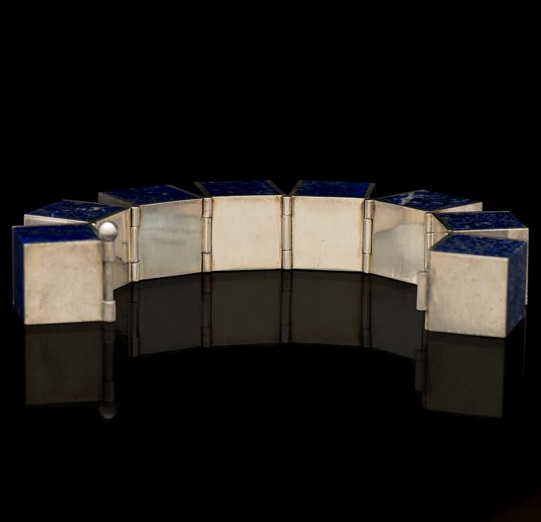 POUL TRIGE SØRRESIIG, ARMBAND, sodalit, silver. Danmark, 1963 - 1972.