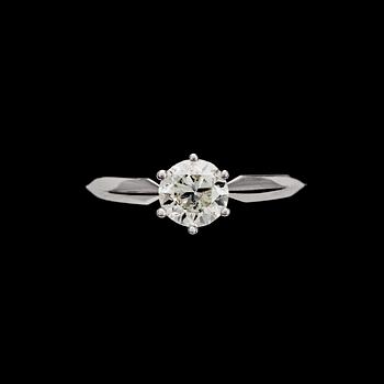924. A brilliant cut diamond ring, 1.03 cts.