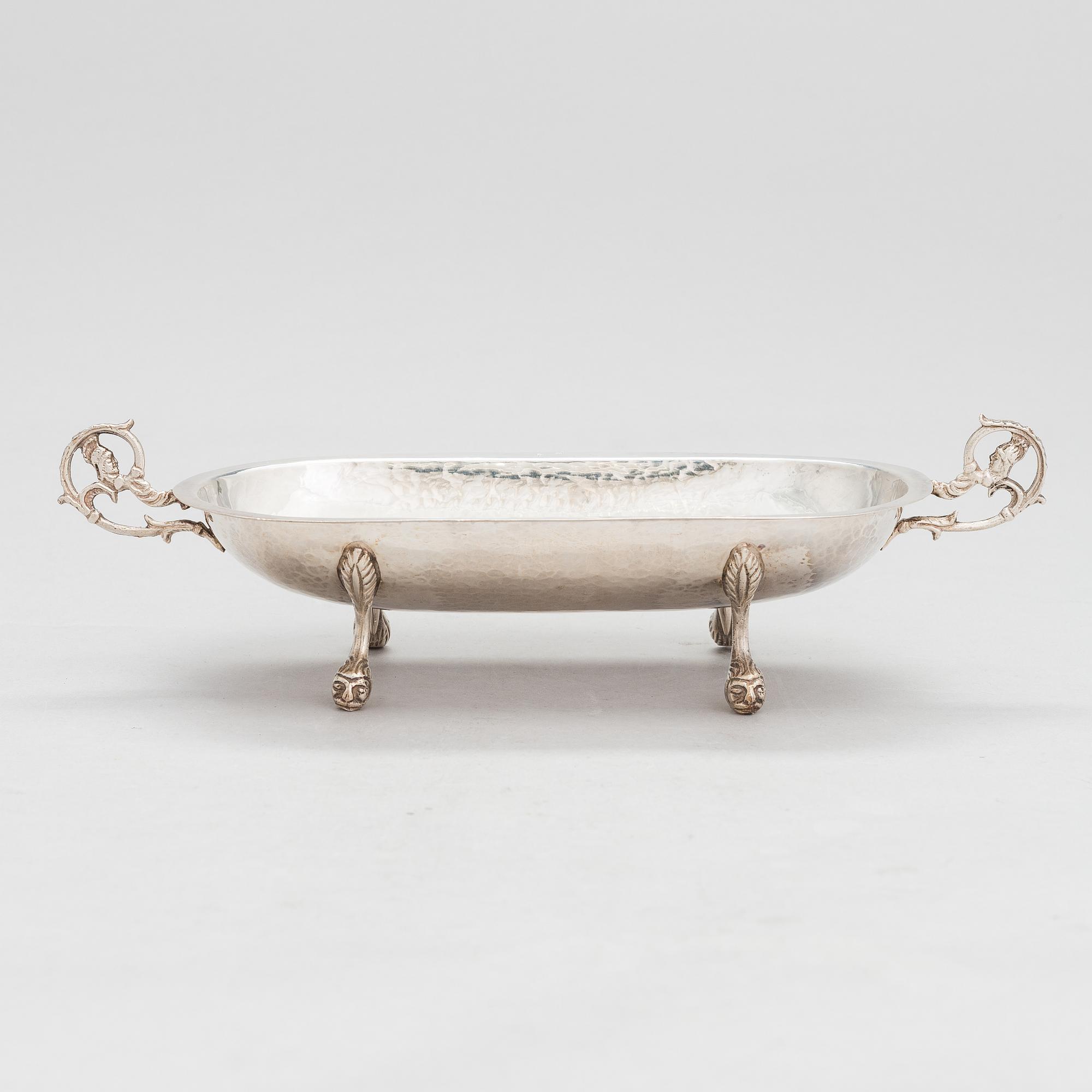 A sterling silver bowl, USA, turn of the 21st century.