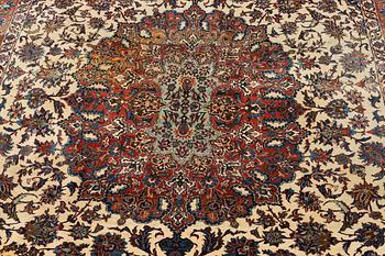 A carpet, semi-antique Esfahan, ca 375 x 252 cm.