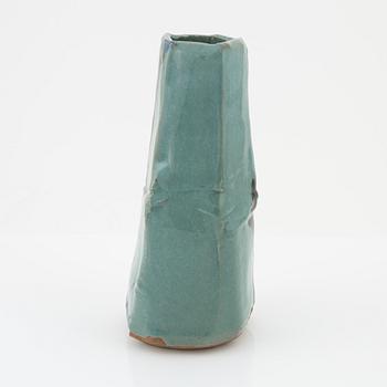 A glazed ceracic vase, probably Japan, 20th century. Signed.