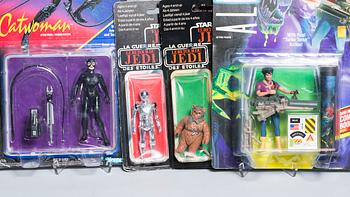 ACTIONFIGURER, 2+1+1 st, Star Wars Batman Returns Catwoman samt Aliens Space Marine Ripley, 1980-90-tal.