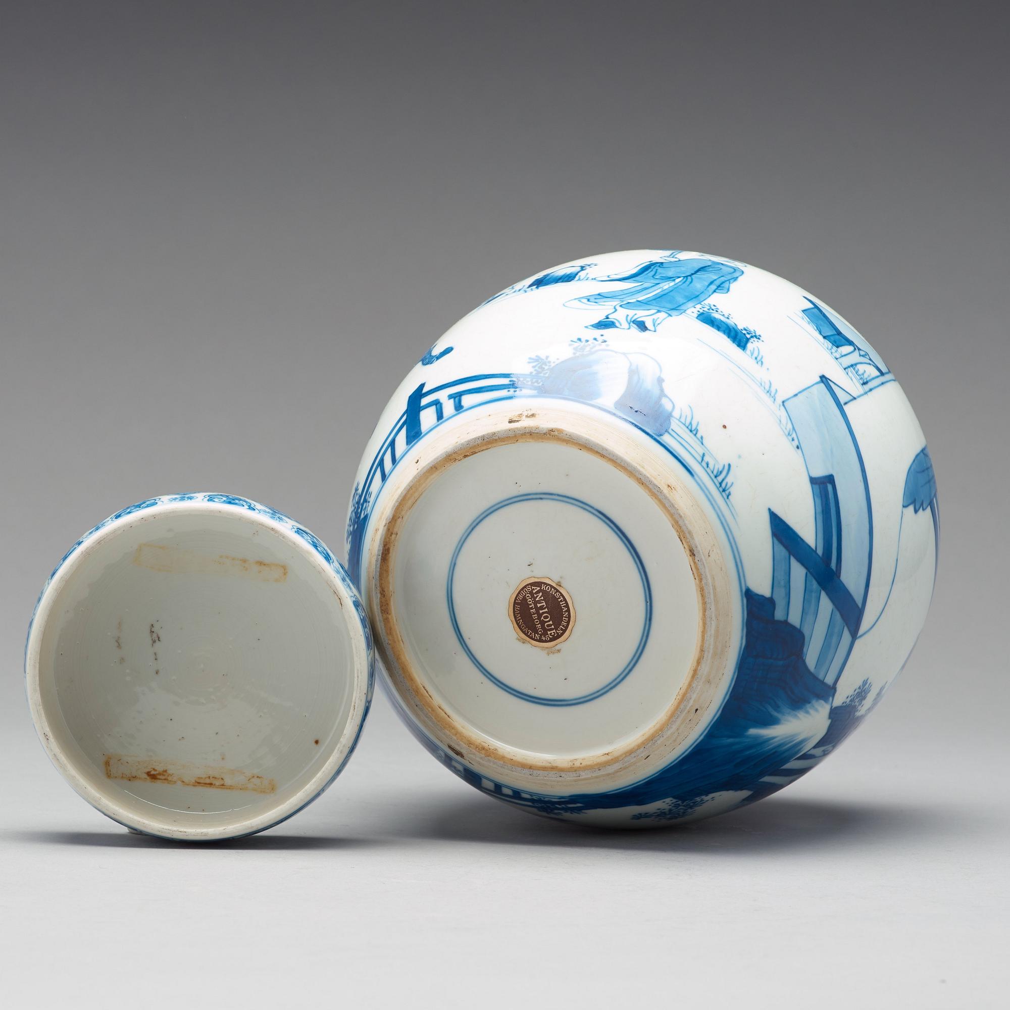 KRUKA med LOCK, porslin. Qingdynastin, Kangxi (1662-1722).