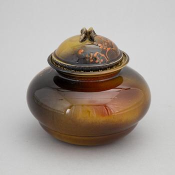 Rookwood pottery, a ceramic jar with cover, Cincinnati, USA 1888, model 326.