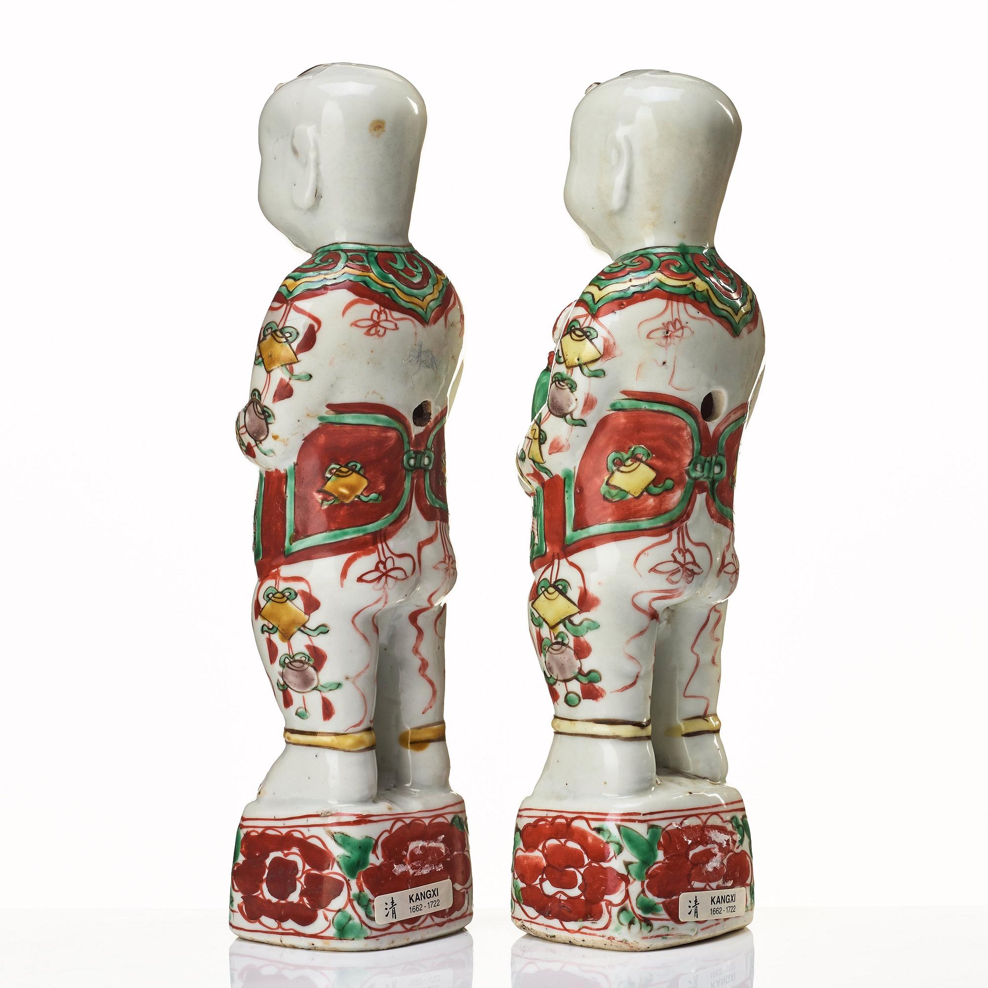 Figuriner, ett par, porslin. Qingdynastin, Kangxi (1662-1722).